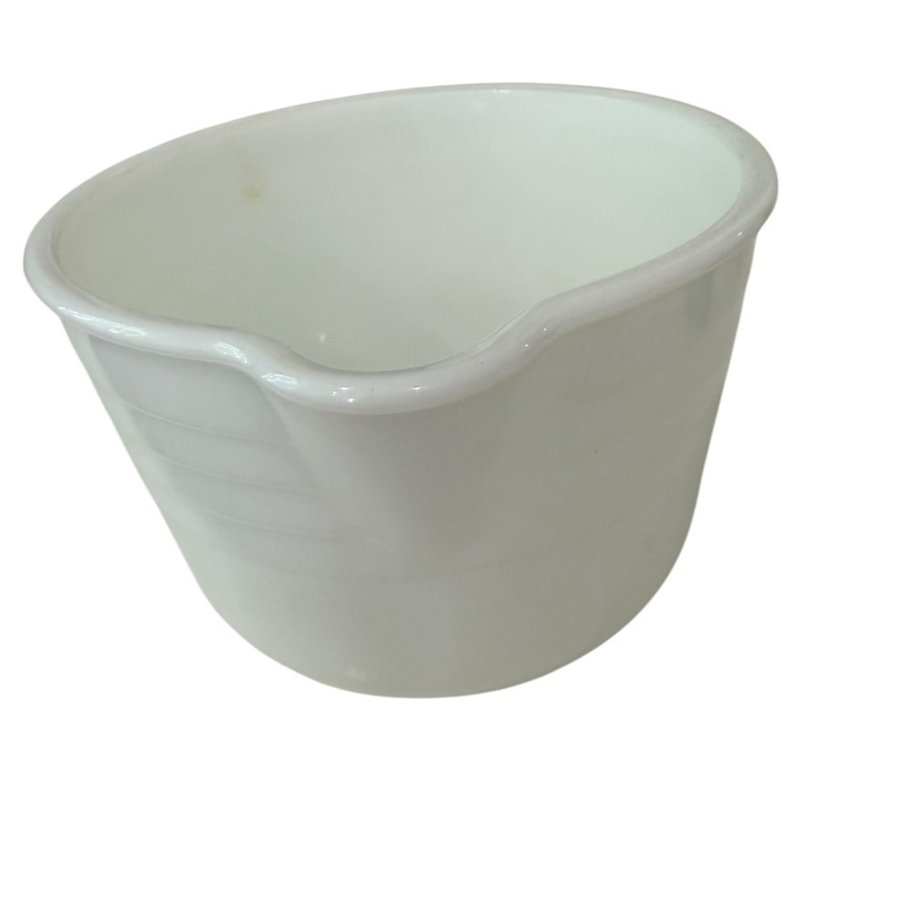 Pyrex General Mills Ribbed Mixing Bowl  4. 75 X 6 inches With Spout Kitschy MCM